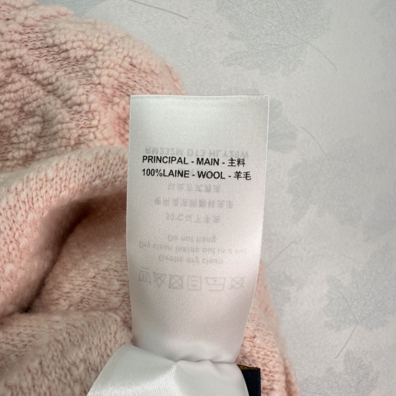 l0vis Vvtt0n sweaters